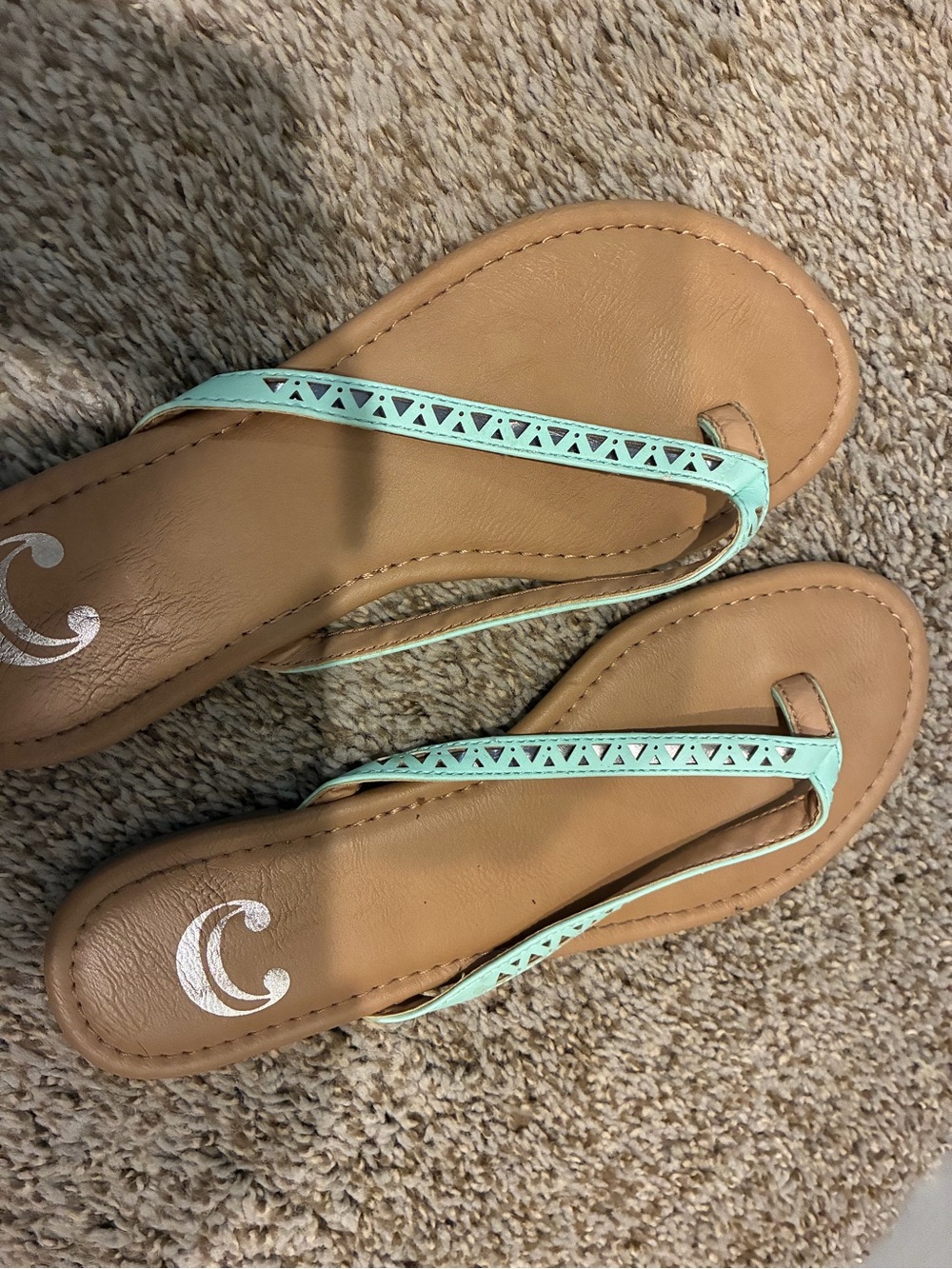 Charming Charlie Mint Green Strappy Toe-Loop Sandals